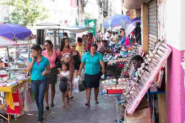 Prefeitura mantém proibição a ambulantes que ocuparem calçadas em Porto Velho