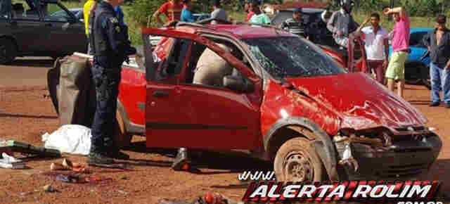 Acidente na RO-010 mata uma pessoa e deixa quatro gravemente feridas