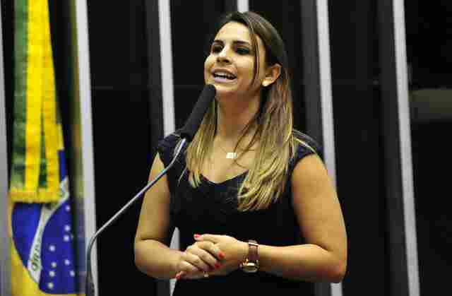 Mariana Carvalho integra ala “cabeças pretas” e defende saída imediata do PSDB do Governo Temer