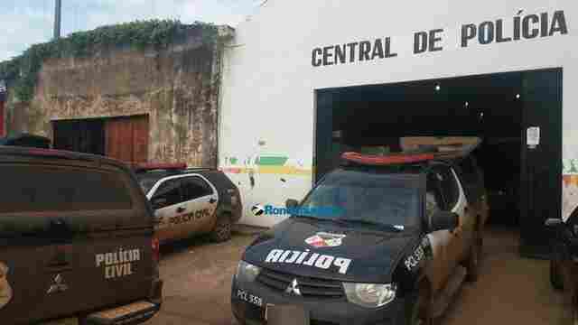Homem furta celular na Zona Leste e tenta fugir de ônibus