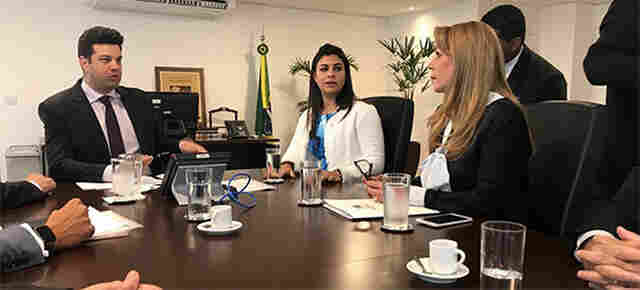 Em Brasília, secretária de Esporte apresenta cronograma de obras para ministro e pede liberação de empenho para licitação