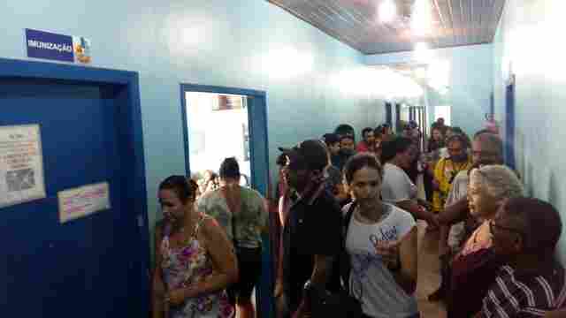Último dia de vacinação contra H1N1 para todas as idades gera filas nas unidades da Capital