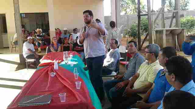 Jean Oliveira visita vários municípios e reúne com lideranças e populares
