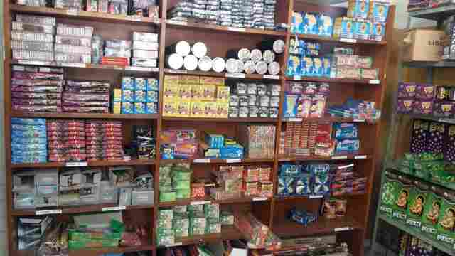Venda de fogos aumenta em 40%; Bombeiros alertam para segurança