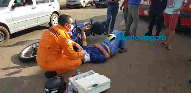 Motociclista sofre fratura no braço depois de cair em cruzamento