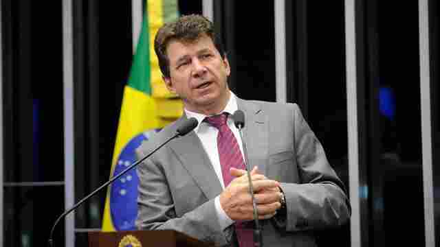 Cassol faz críticas à paralisação das obras da BR-319 no Congresso