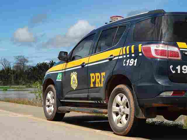 Foragido por estupro é preso na BR-364 após envolver-se em acidente