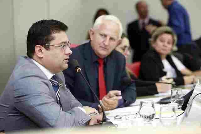Audiência pública proposta pelo Deputado Airton discute violência contra os idosos