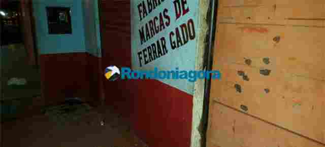Vídeo: Criminoso tenta matar usuário de droga próximo da Central de Polícia