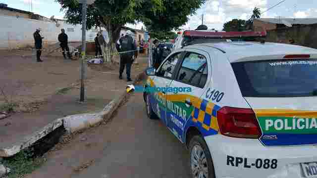 Homem é executado com tiros de pistola em lava jato na zona sul