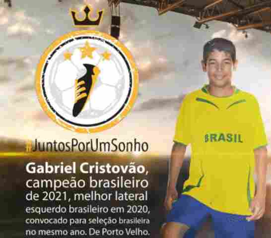 Semes entrega material esportivo para os alunos das escolinhas Talentos do Futuro