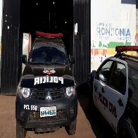 Homem agride e expulsa esposa de casa por ciúmes