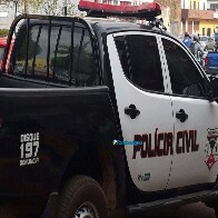 Mulher deixa de lavar a louça para cuidar do filho com febre e é agredida pelo marido