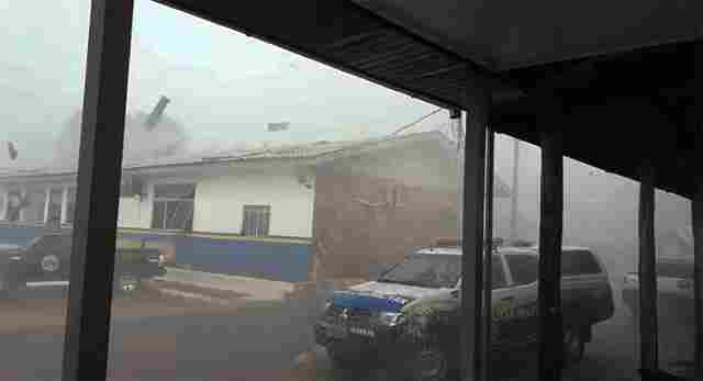 Temporal causa destruição em Ariquemes