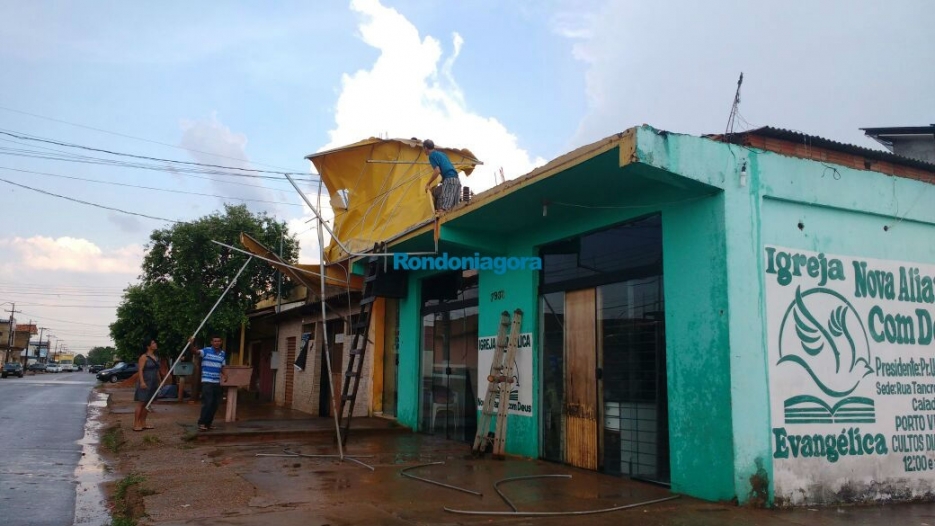 Forte temporal derruba estruturas de dois postos de combustível em Porto Velho; confira vídeo e fotos