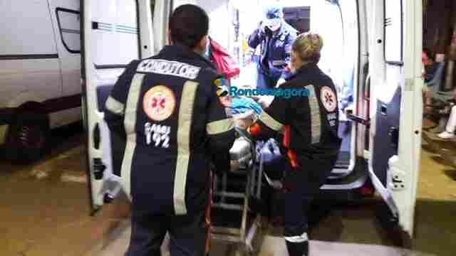 Homem é socorrido com várias lesões de faca pelo corpo e alega ter sido torturado