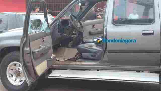 Homem é baleado no pescoço dentro de caminhonete em Porto Velho