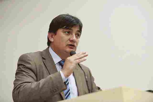 Cleiton Roque solicita seminários regionais de capacitação de servidores para atendimento no Caps