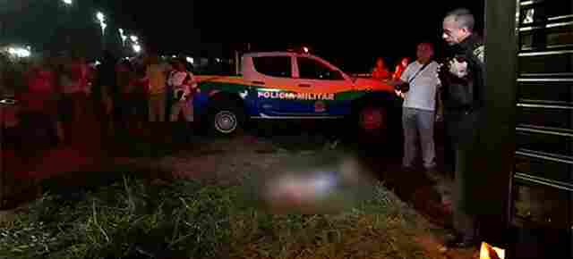 Jovem é assassinado a tiros em campo de futebol em Porto Velho