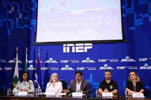 Segundo dia do Enem tem 32% de abstenção e 580 candidatos eliminados