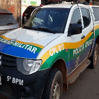 Homem ameaça cortar pescoço da esposa após combustível do carro acabar, em Porto Velho