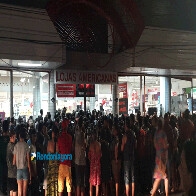 Vídeo: Centenas de pessoas disputam produtos durante a madrugada da Black Friday em Porto Velho