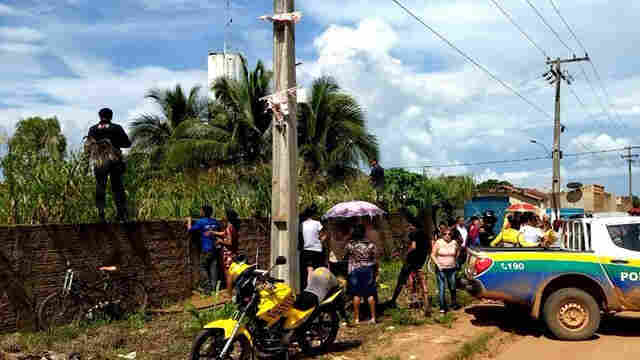 Adolescentes criminosos são presos após roubo em restaurante e colidirem em viatura