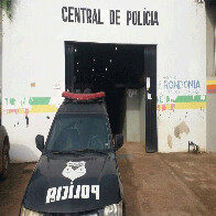 Casal briga por causa de mensagens de celular e marido acaba preso por agressão