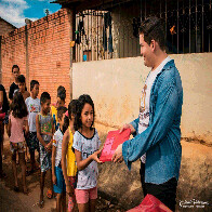 Projeto “Anjos do Bem” entrega 400 kits de material escolar a carentes da Zona Norte