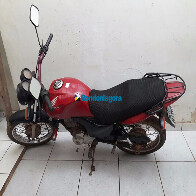 Adolescente é detido após esconder moto roubada em plantação de bananas