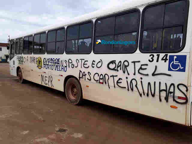 Coletivo é alvo de vandalismo no campus da Unir em Porto Velho