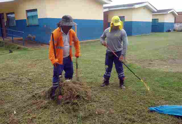 Semusb faz limpeza em escolas de Porto Velho