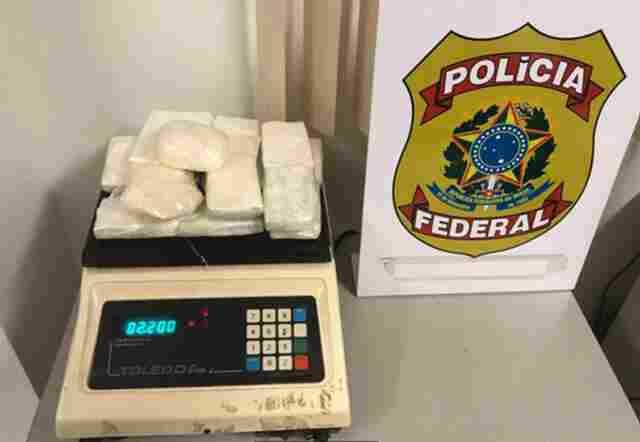 Homem é preso com cocaína fixada ao corpo tentando embarcar para São Paulo