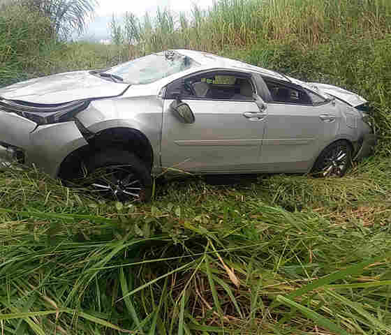 Capotamento na BR-364 deixa mulheres feridas