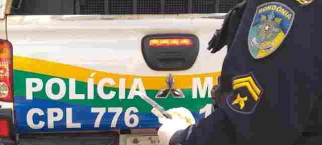 Mulher esfaqueia marido durante discussão por causa de dinheiro para comprar comida