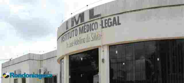 Mulher é encontrada morta e polícia suspeita do marido