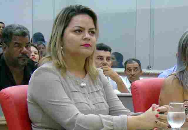 Com influência do marido deputado, vereadora Ada Dantas ameaça fechar piscina do colégio Padrão