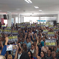 Trabalhadores em educação decidem manter greve