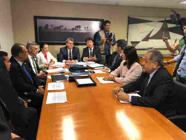 Luiz Cláudio e Ivo Cassol apresentam emendas à Medida Provisória 817/98