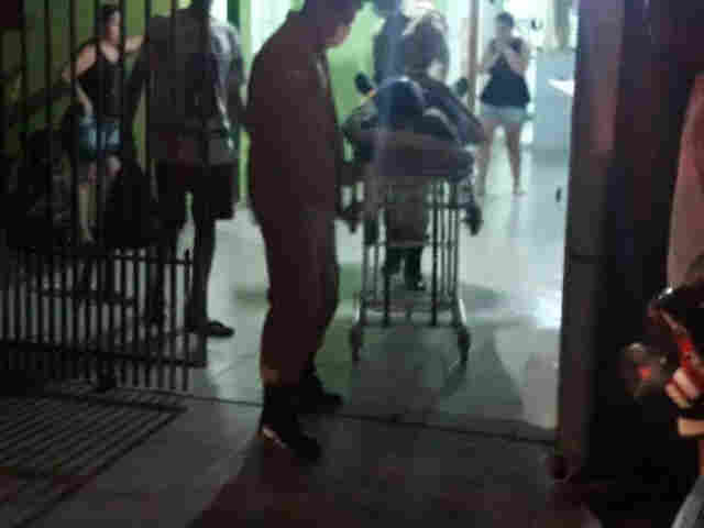 Jovem alvejado com quatro tiros de pistola está na UTI