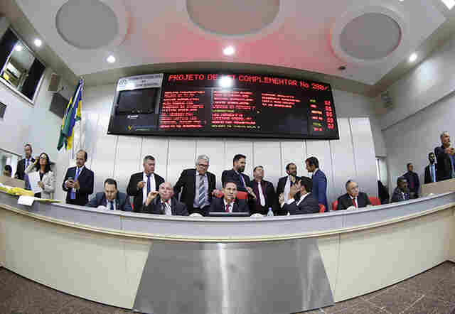 Assembleia suspende decretos do Governo criando 11 áreas de reserva