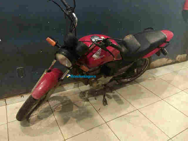 Adolescentes são apreendidos com moto roubada na Zona Leste