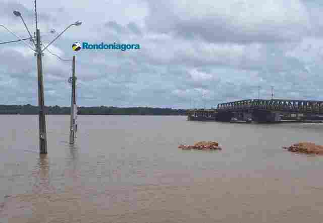 Rio Madeira ultrapassa cota de alerta e está a 30 cm dos 17 metros em Porto Velho