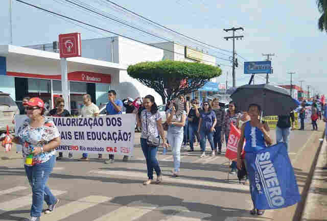 Sintero mantém greve e pressiona deputados a cumprirem trancamento de votações