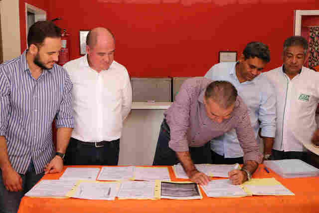 Prefeitura autoriza transferência de placas para o serviço de mototáxi em Ji-Paraná