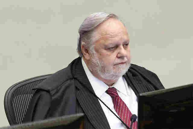 STJ nega habeas corpus a Lula e ordem de prisão será cumprida