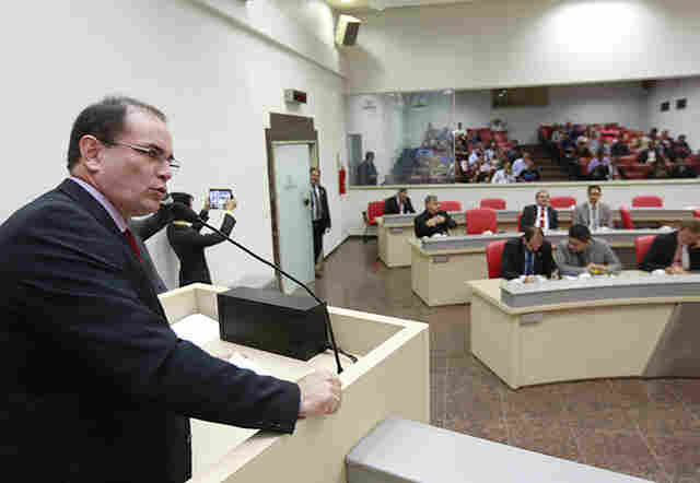 Assembleia empossa Daniel Pereira como 10º governador do Estado de Rondônia