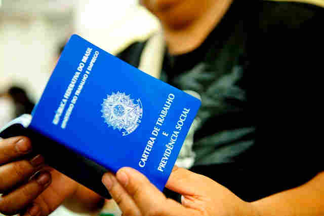 Técnico de telefonia e empregada doméstica estão entre as vagas de emprego ofertadas no Sine