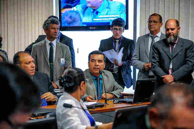 Garçon comemora aprovação das emendas da MP 817 dos servidores dos ex-territórios