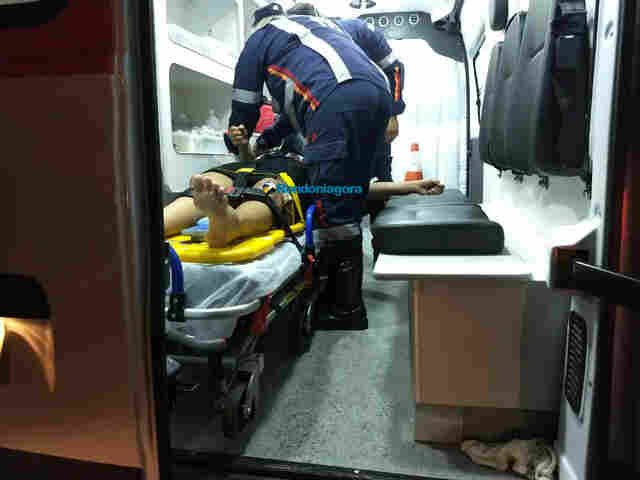Motorista atropela casal e foge sem prestar socorro em Porto Velho